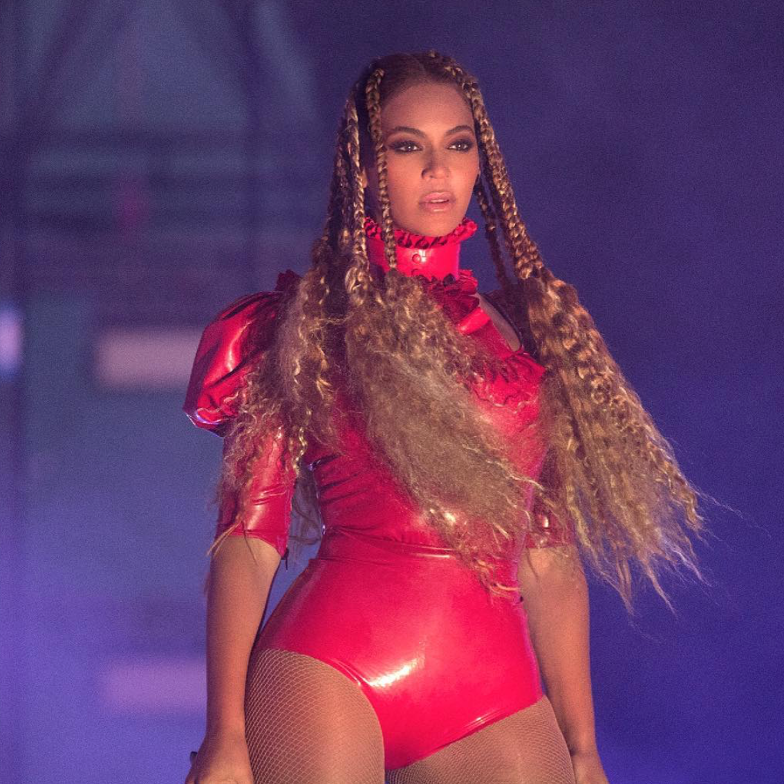 A Look Back At Every Hairstyle Beyoncé Slayed In 2016
